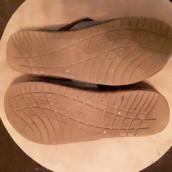 COPY - Earth Origins Wool Felt Clogs 8 1/2 W + Free Sox - Picture 4 of 7